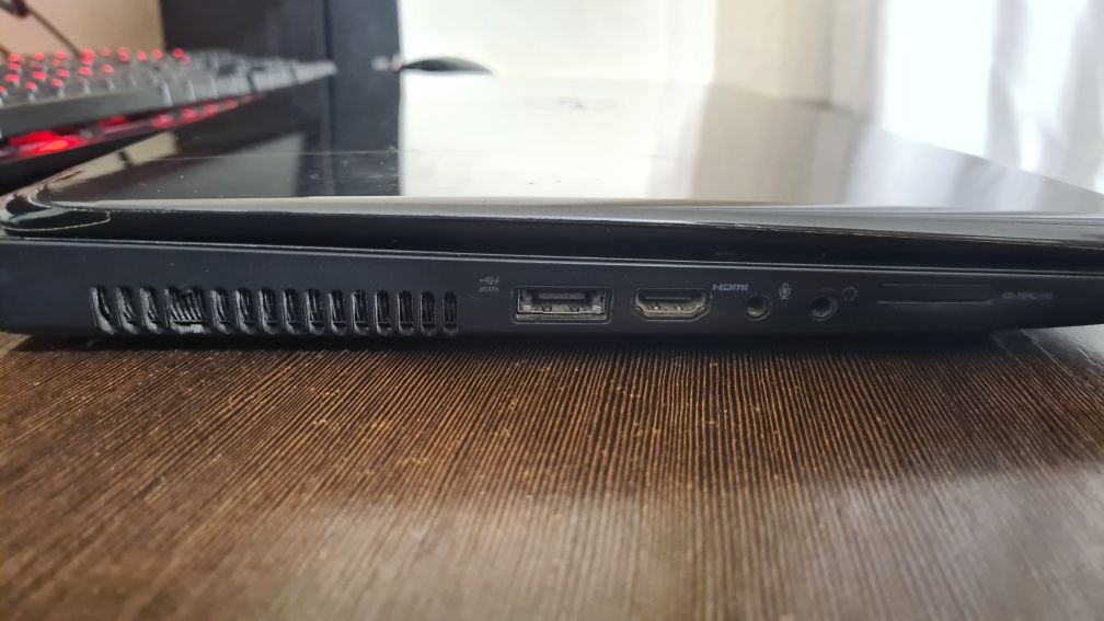 Ноутбук Dell Inspiron N7110
