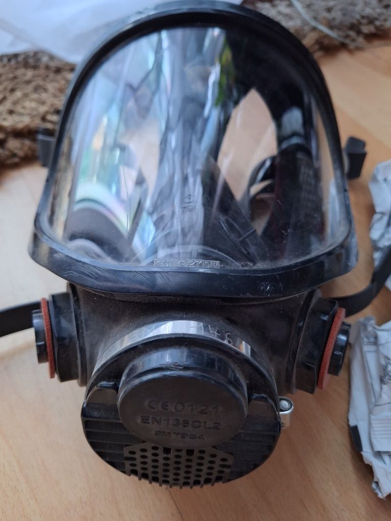 Sprzedam maskę z filtrami