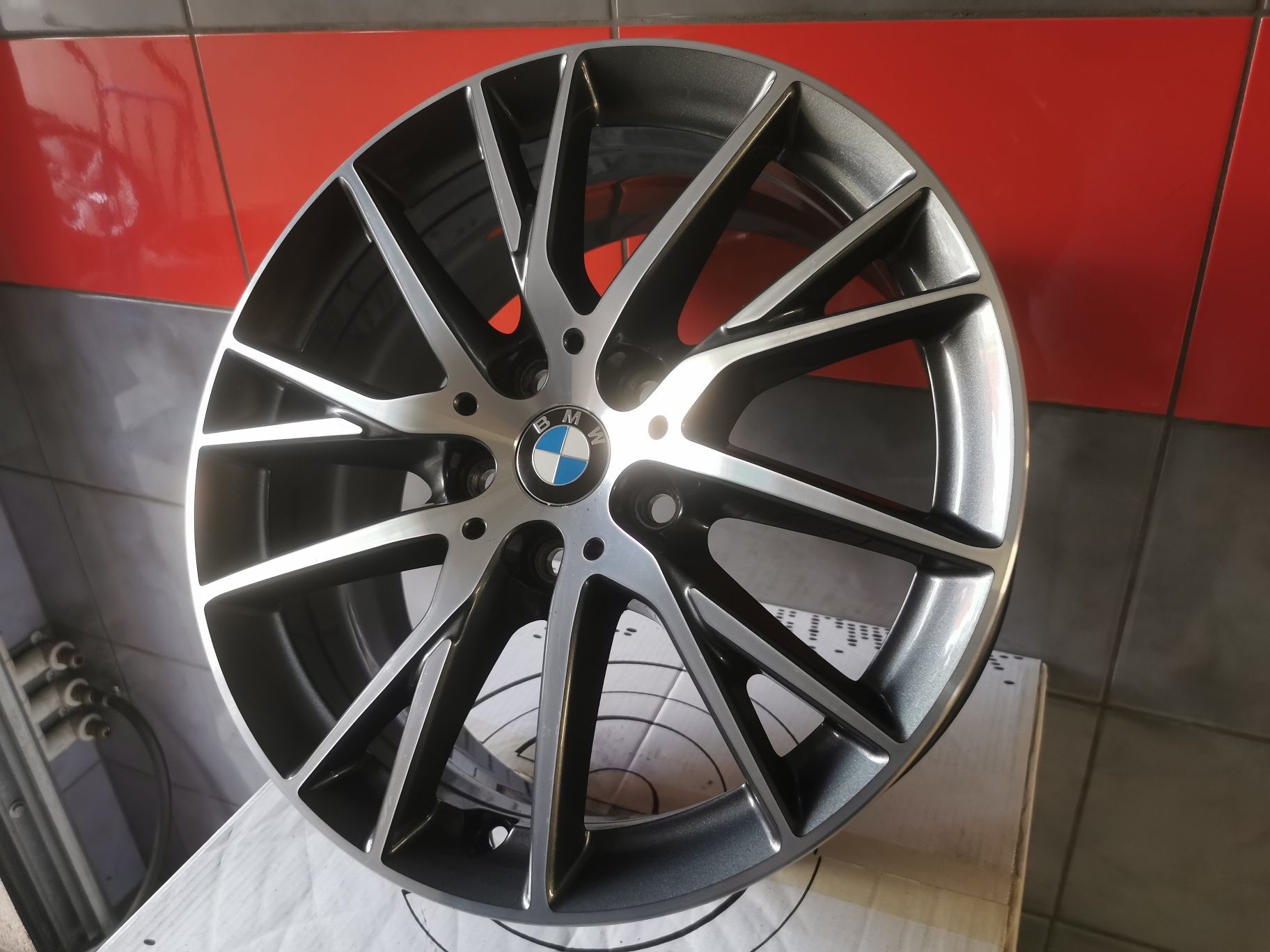 Oryginał! Felgi 17" BMW 1 F40 2 F44 F45 F46 Gran Cupe Alufelgi Czujnik