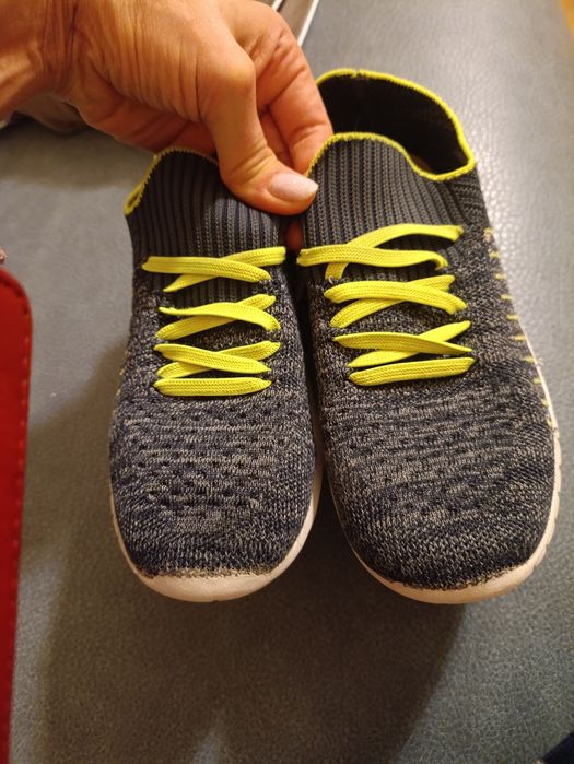 Кросівки -устілка 22 см + одяг