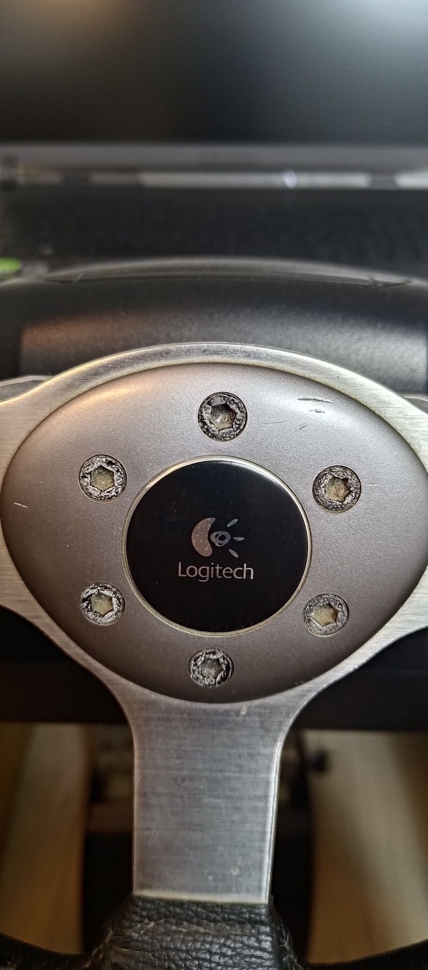 Ігровий руль Logitech g25