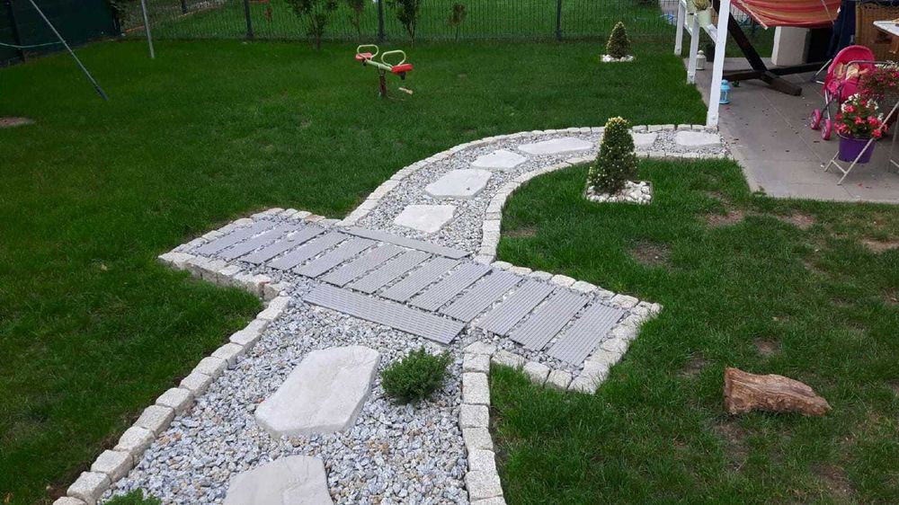 Nieregularne płytki z betonu, płyty piaskowce na ścieżki