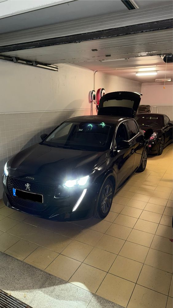 Peugeot E-208 50kWh Allure Pack