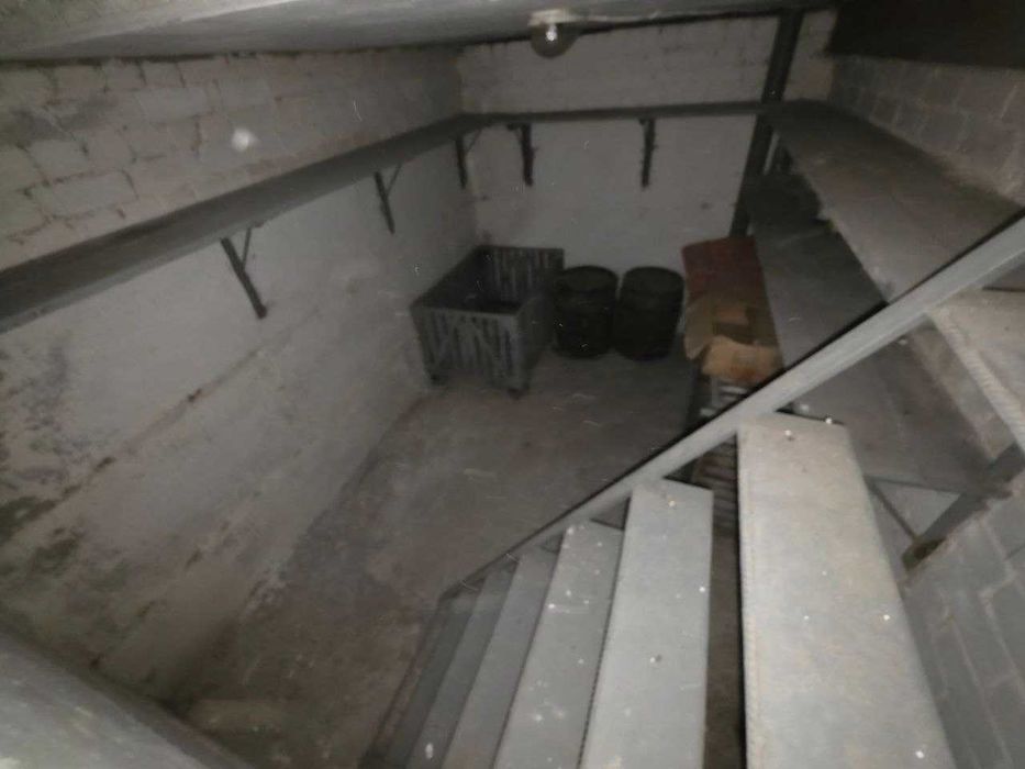 OS4 Продам жб гараж Сергеевская 27 метро Киевская В подарок прицеп Лев