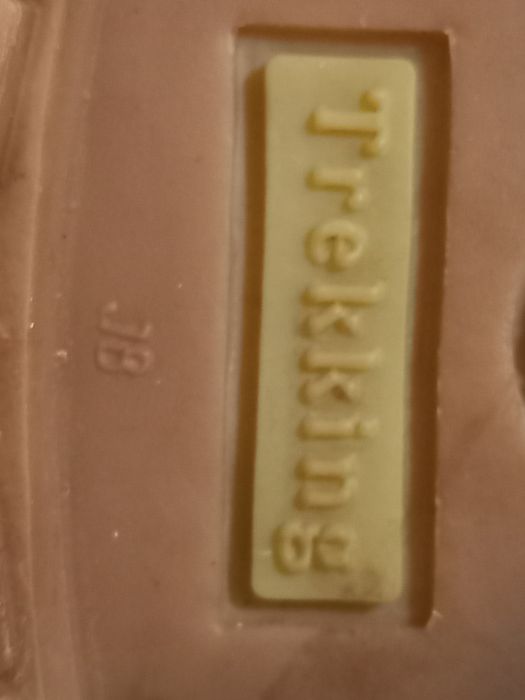 Продам женские ботинки зимние