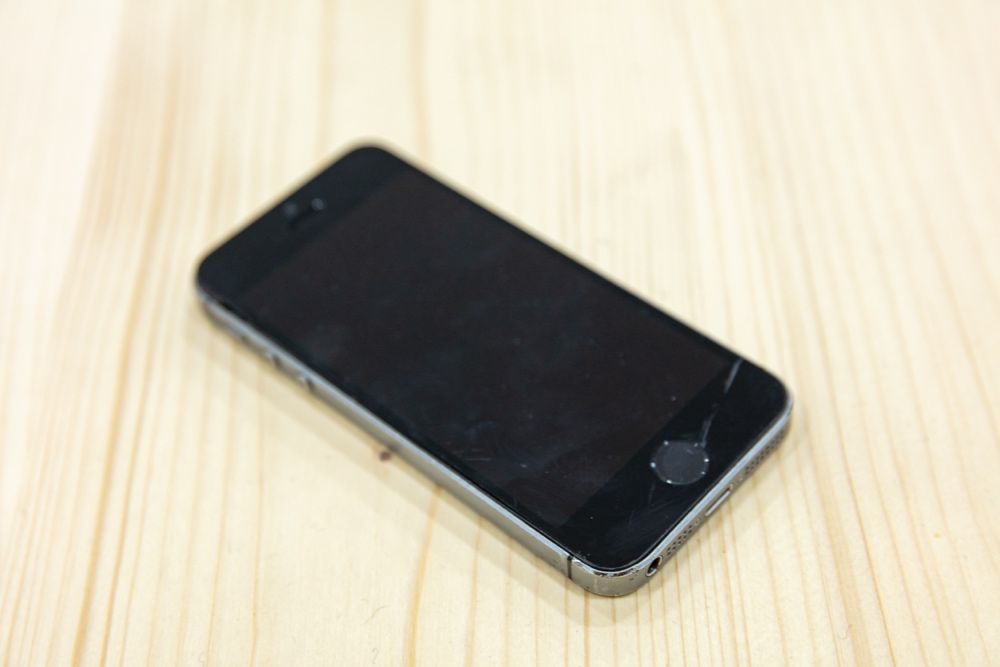 LOTE - 4x Iphones 5S - Para Peças/Reparação