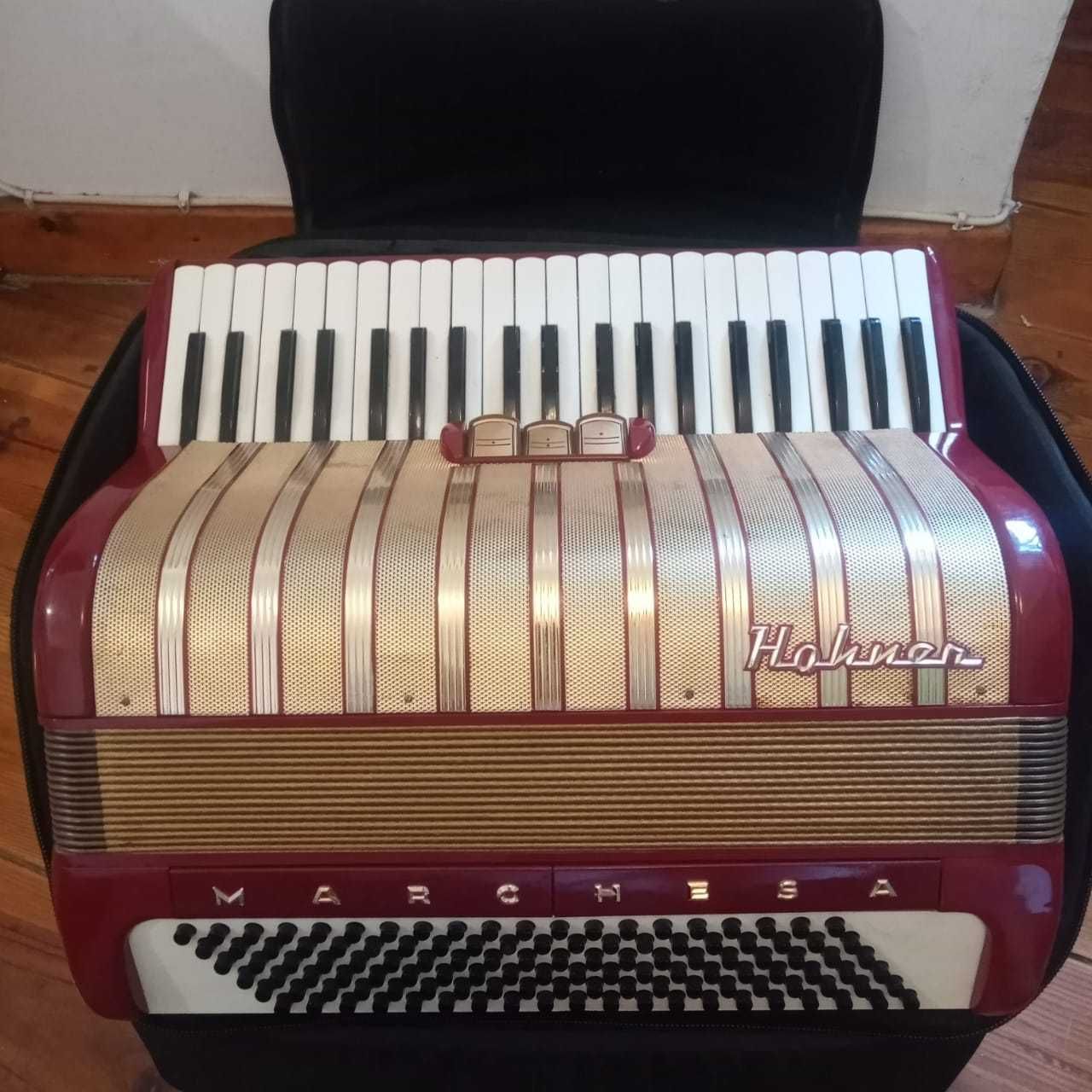 Hohner Marchesa Accordion 120 Bass leve e compacto Acordeão 120 Baixo.