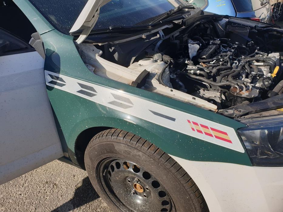 Guarda-lamas direito SKODA Octavia III Break (5E5)