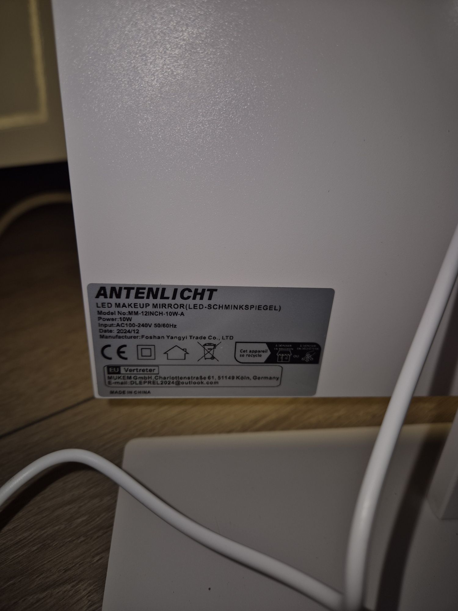 Nowe lustro z oświetleniem Led