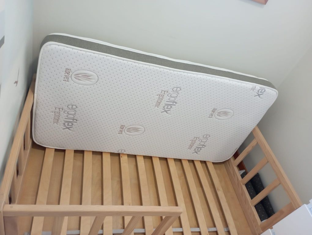 Cama criança com colchão