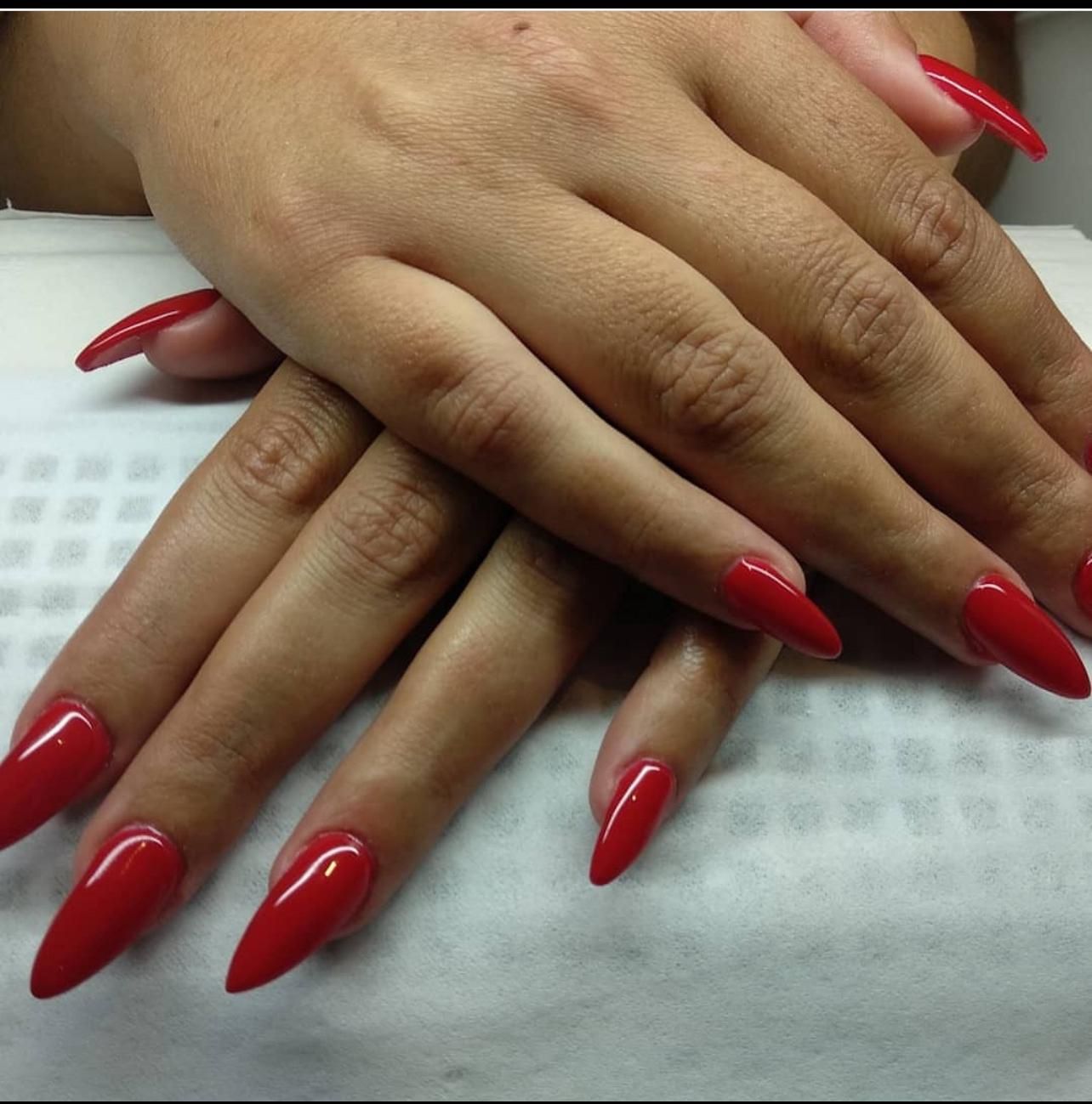 Unhas de gel e tratamentos de pele - Algés 15€