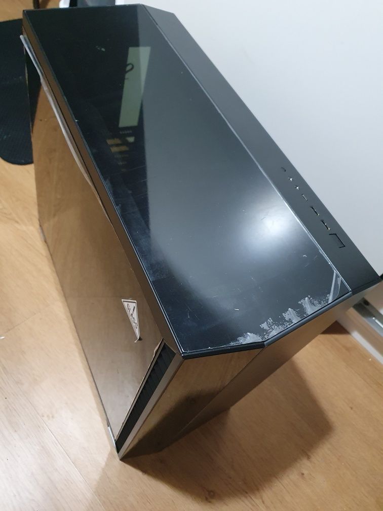 Caixa E-Atx Fractal