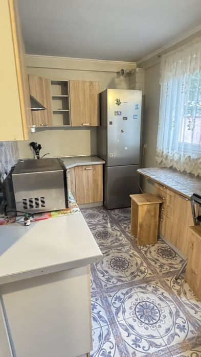 Оренда пів будинку