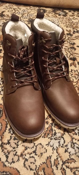 Продам шкіряне взуття