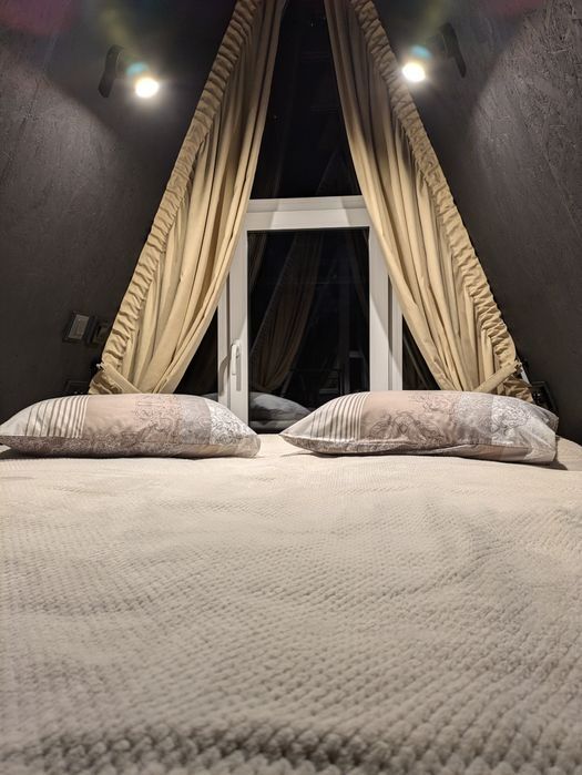 Будиночок A-frame з басейном в центрі Славська