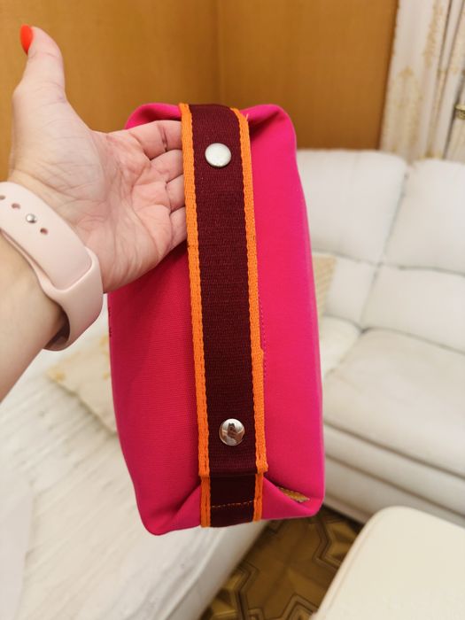 Продаю абсолютно новую сумочку- косметичку от Hermès