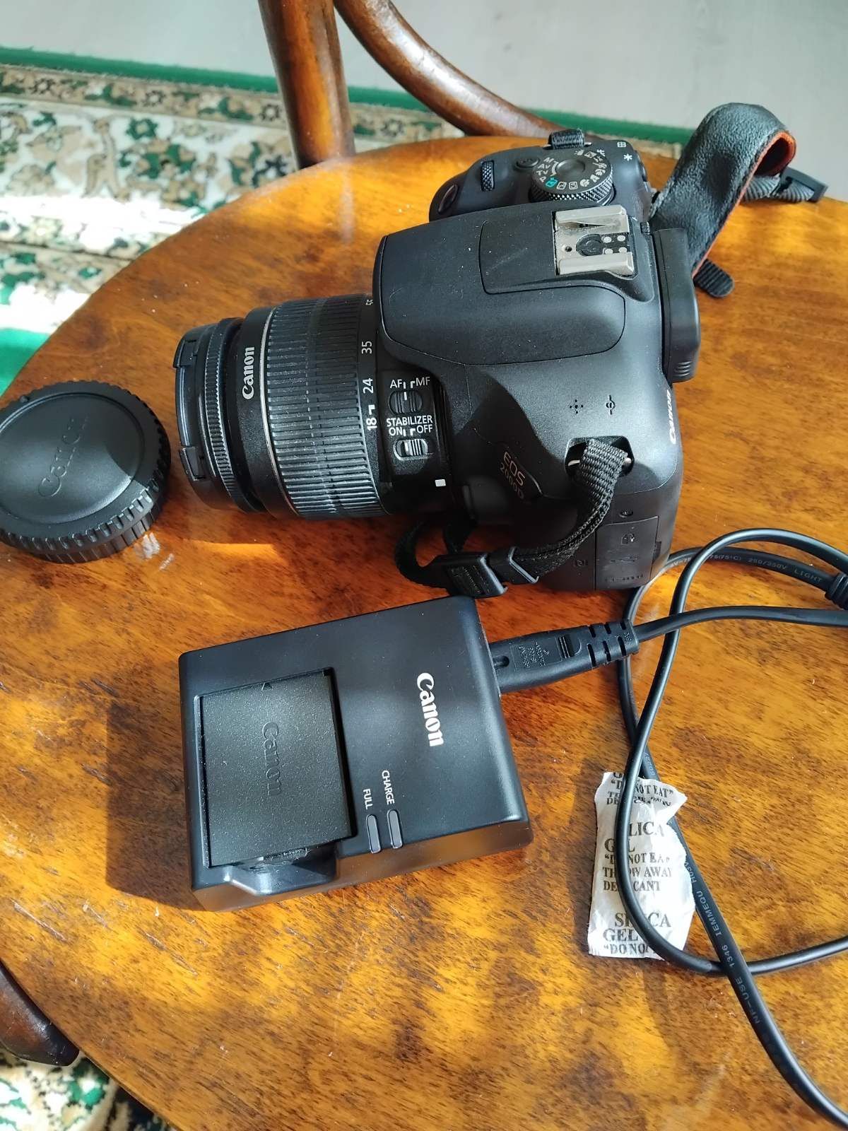 Цифрова дзеркальна камера Canon EOS 2000D (DS126741 / Rebel T7