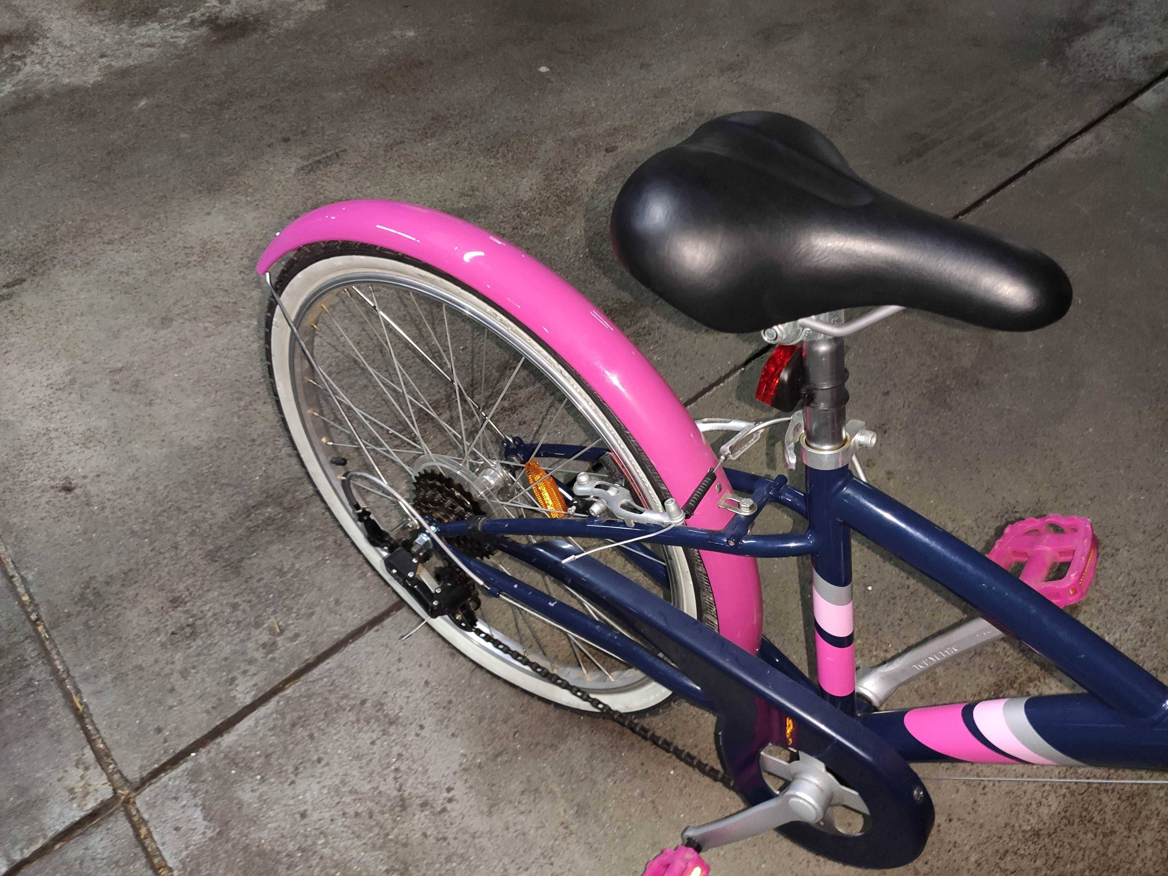 Bicicleta rosa e preta