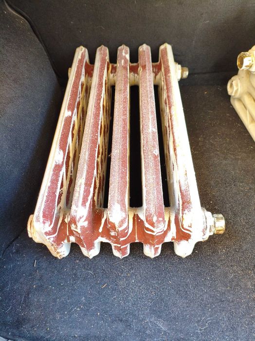 Grzejniki żeliwne żeberkowe, używane, w pełni sprawne