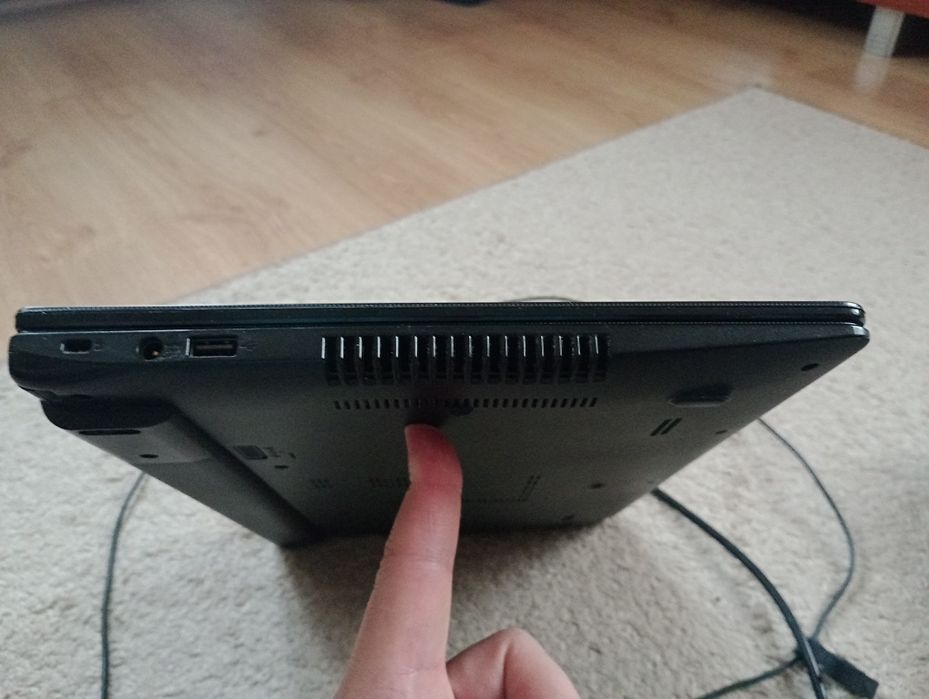 Laptop Asus 501A/ stan bdb/ 16cali /nowa bateria/ladowarka