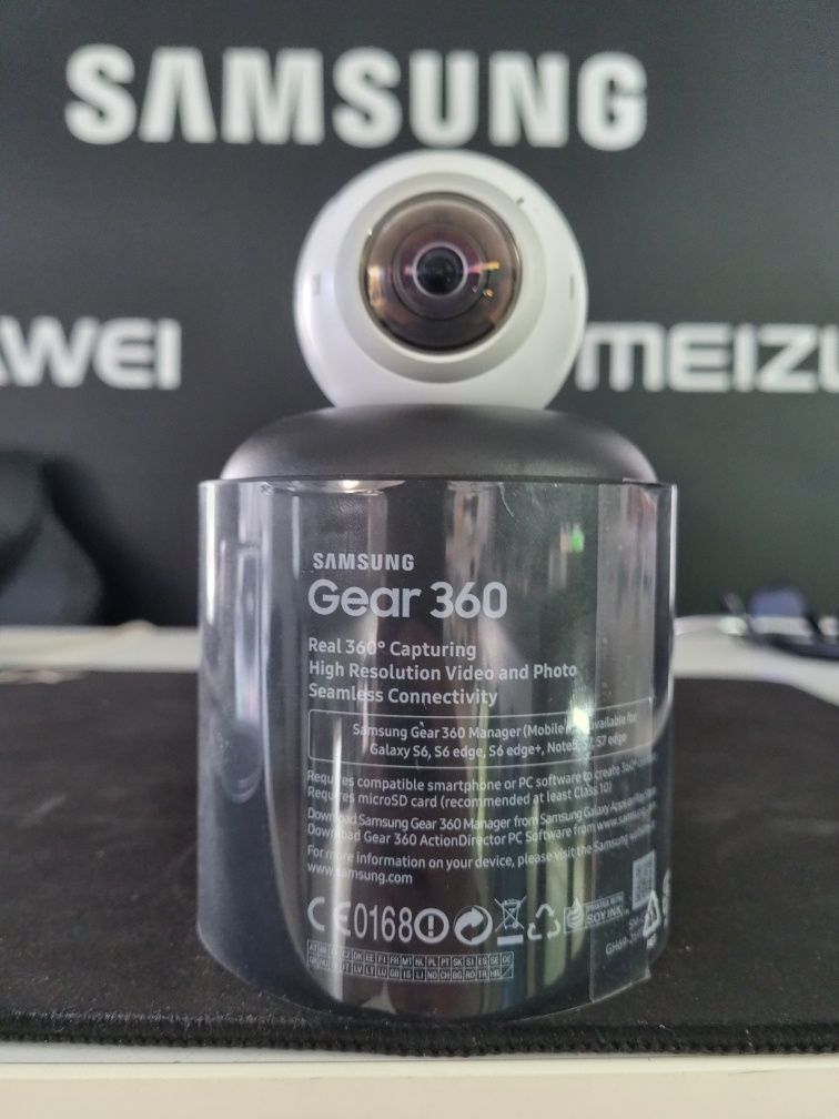 Екшн-камера Samsung Gear 360 (SM-C200NZWASEK)