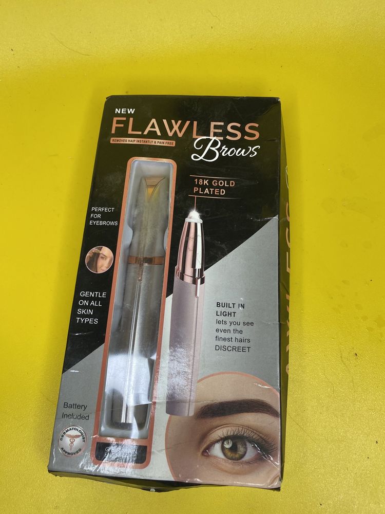 Тример жіночий для брів Flawless Brows