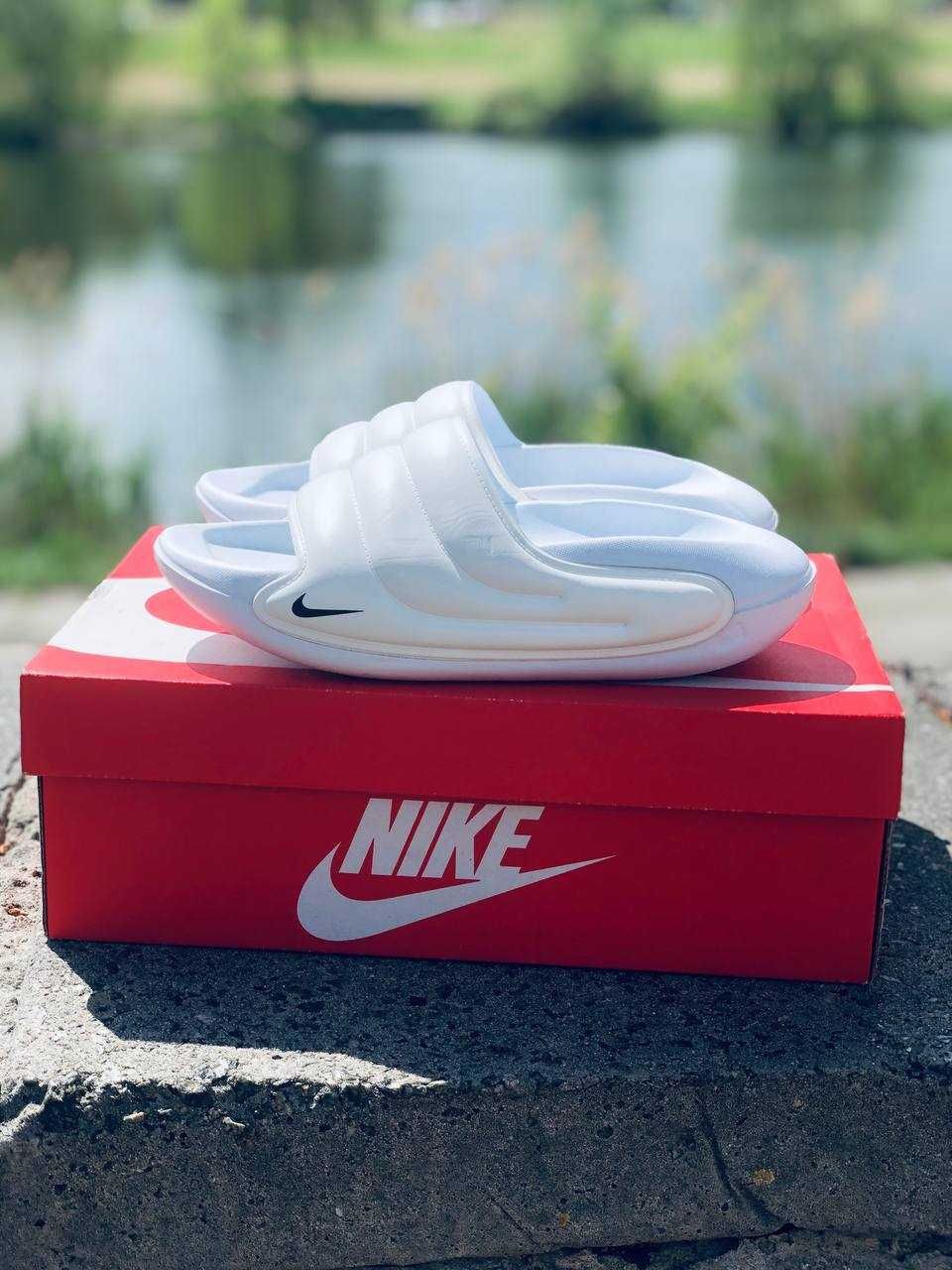 Шльопанці Nike Calm Slide жіночі курортні Light White. Тапочки Найк