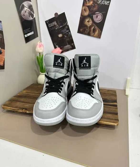 Buty damskie Trampk Jordan 1 Mid Light Smoke Grey R.39