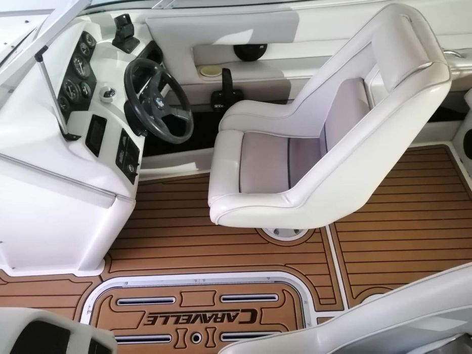 Caravelle 21 - Motor mercruiser 4.3 V6 - 9 lugares