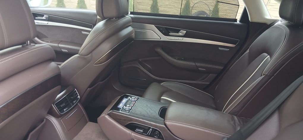 Audi A8 long 4.2