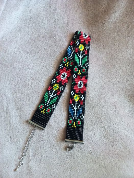 Чокер в українському стилі з чеського бісеру.