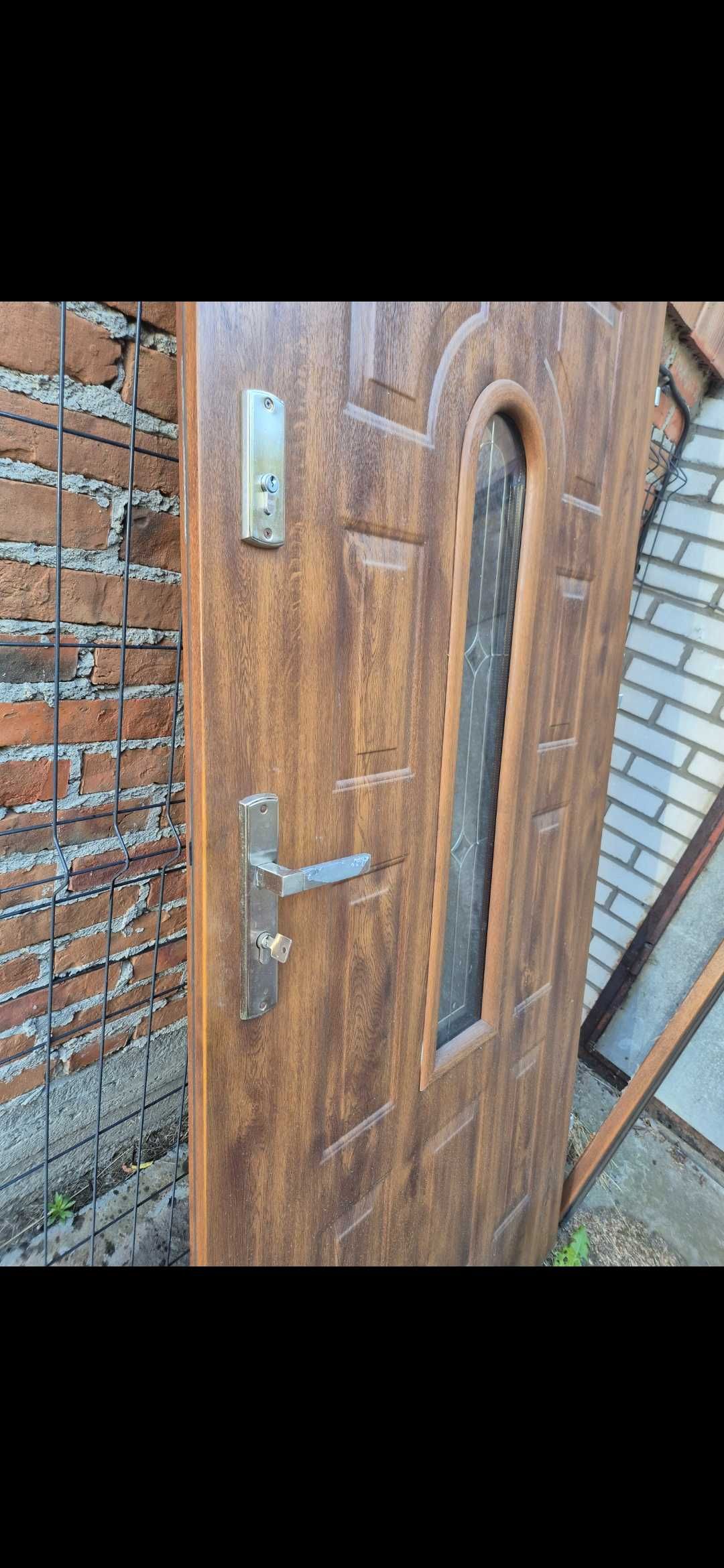 Drzwi wejsciowe z futryną stan bardzo dobry lustro weneckie solidne
