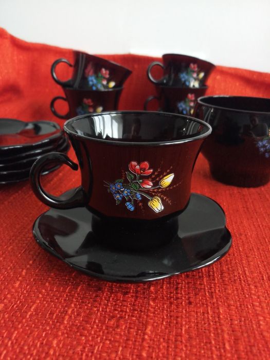 Кавовий чайний сервіз чорне скло вінтаж