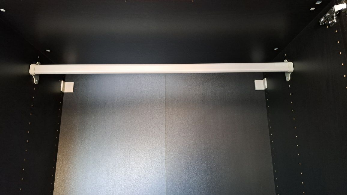 Roupeiro IKEA em preto