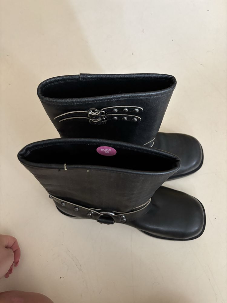 Bikery, kowbojki, stradivarius, nowe r. 38