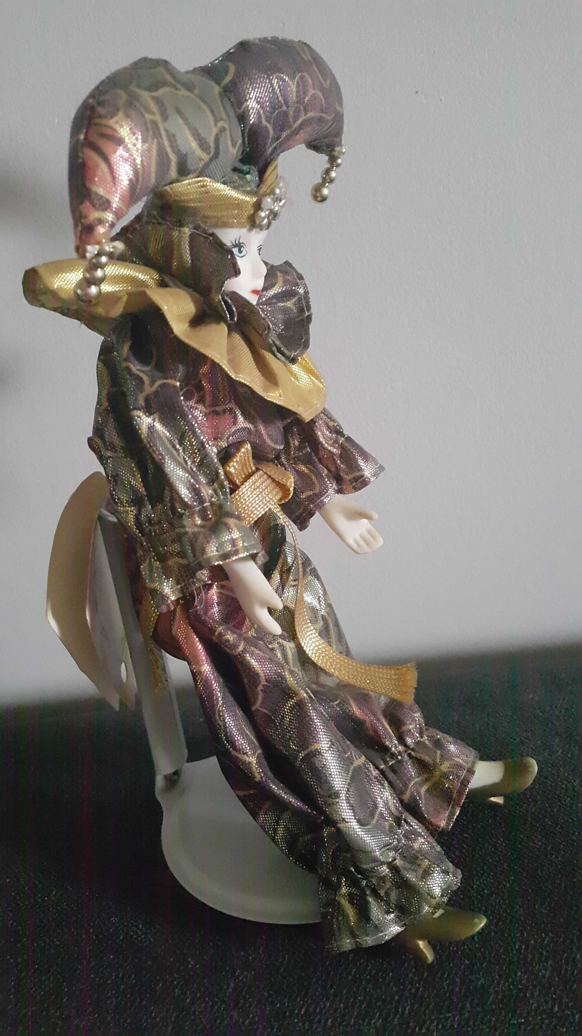 Lalka porcelanowa - figurka  arlekin ok 20 cm