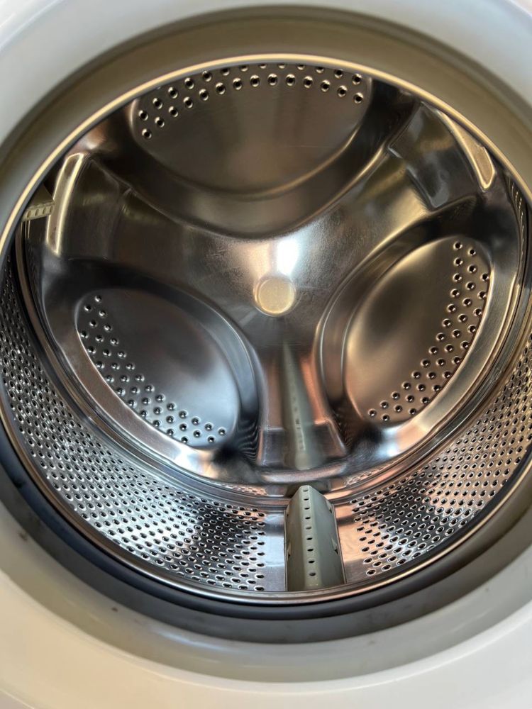 Продам стиральну машинку indesit