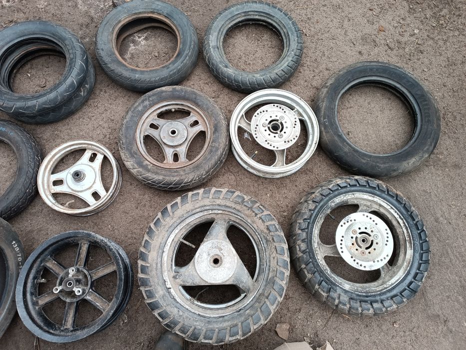 Продам диски,шини r 10-12