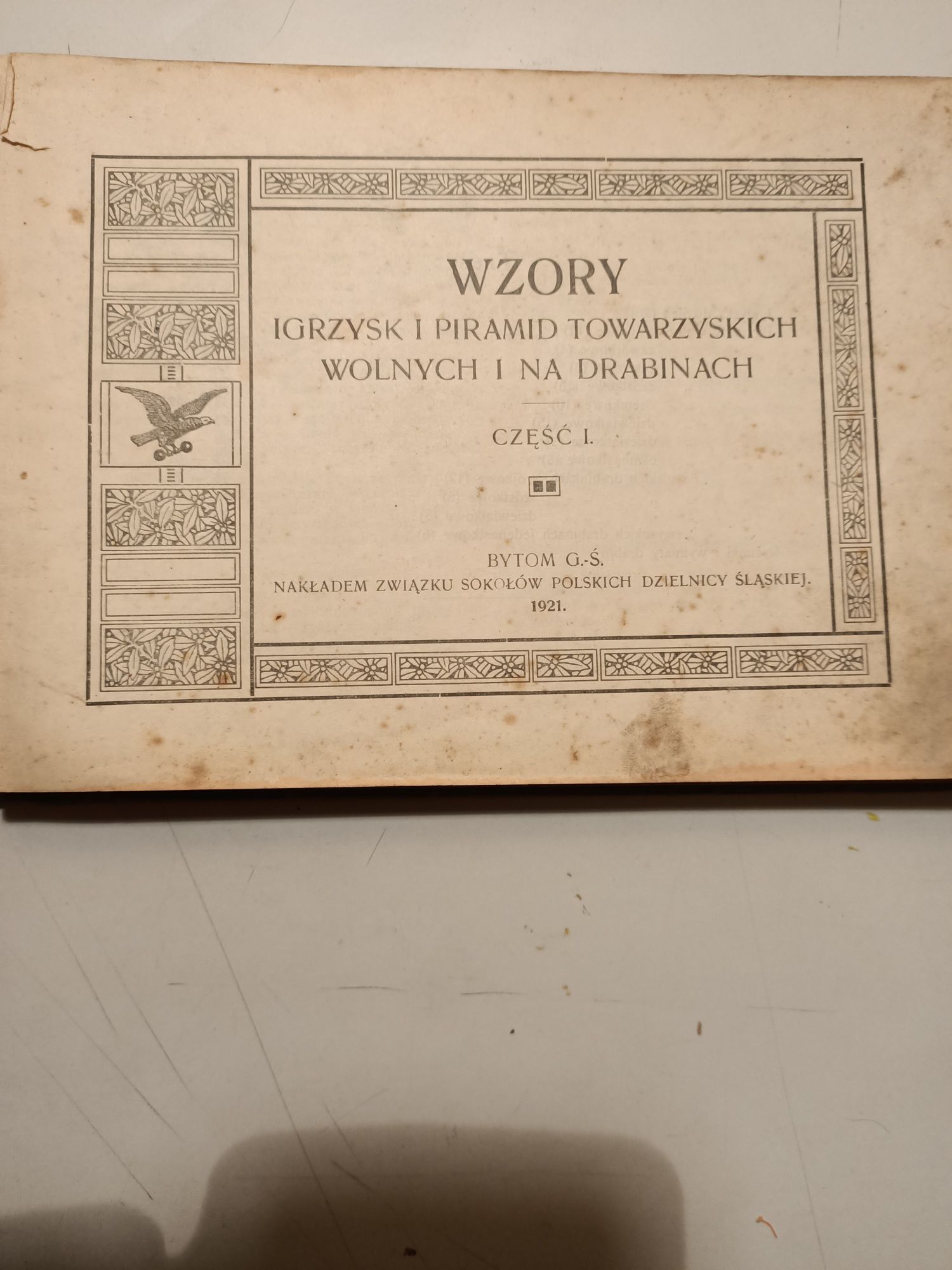 Książka wzory igrzysk i piramid towarzyskich wolnych i na drabinach