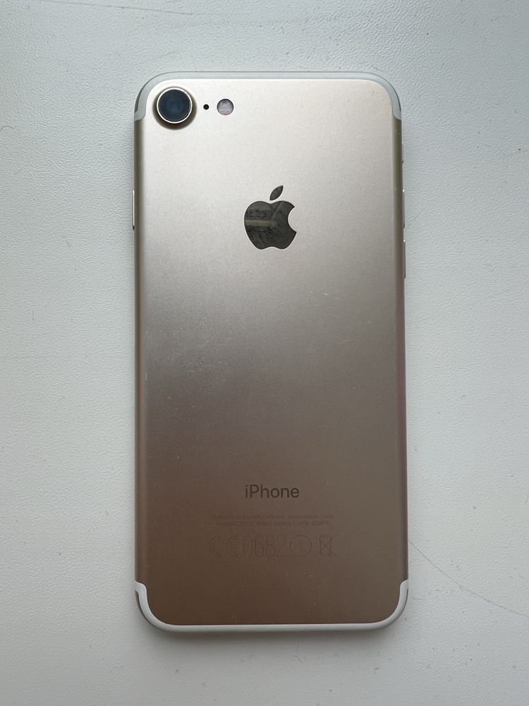 iPhone 7  32gb Gold