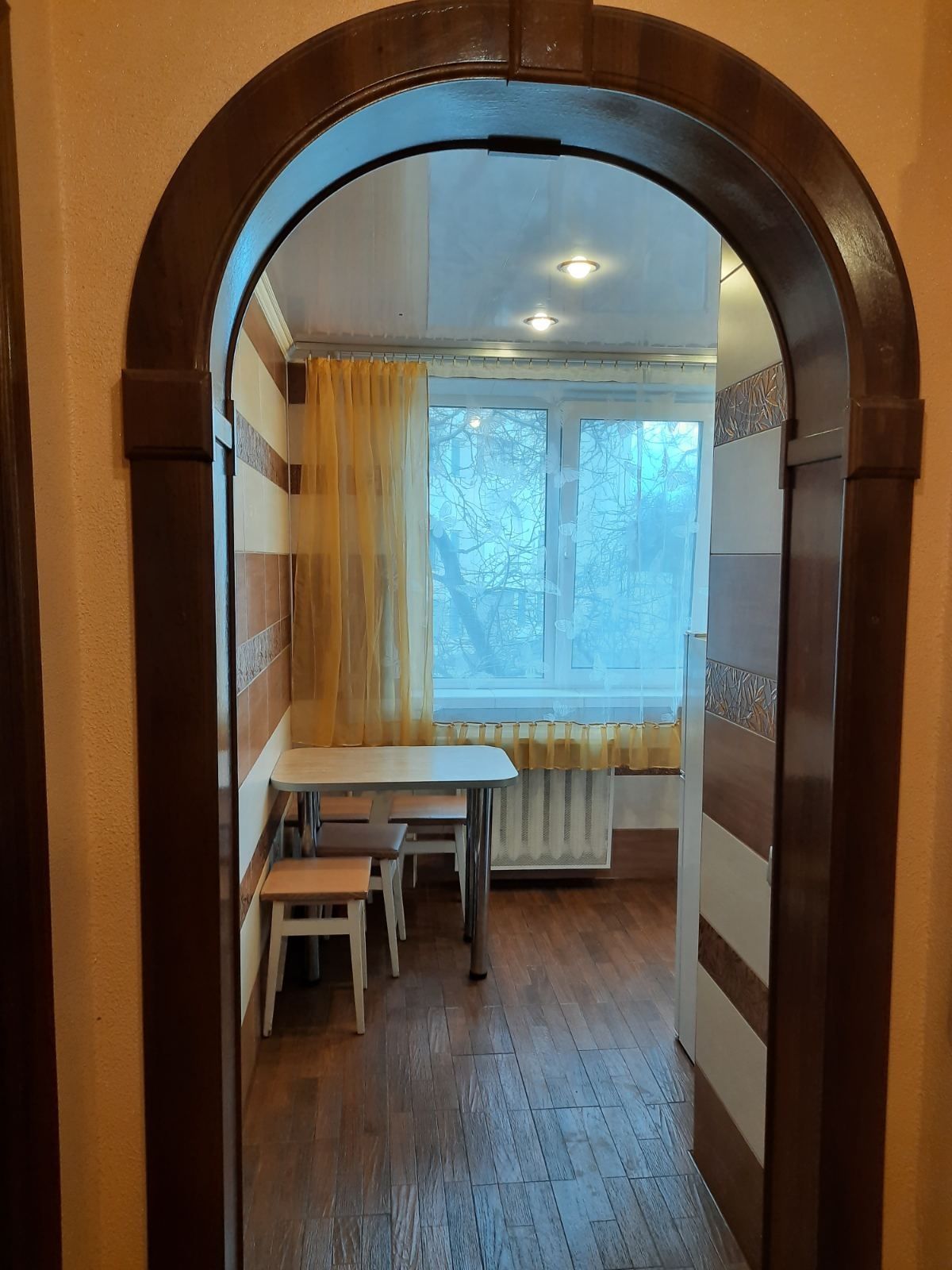 Подобово.  метро Політехнічна.