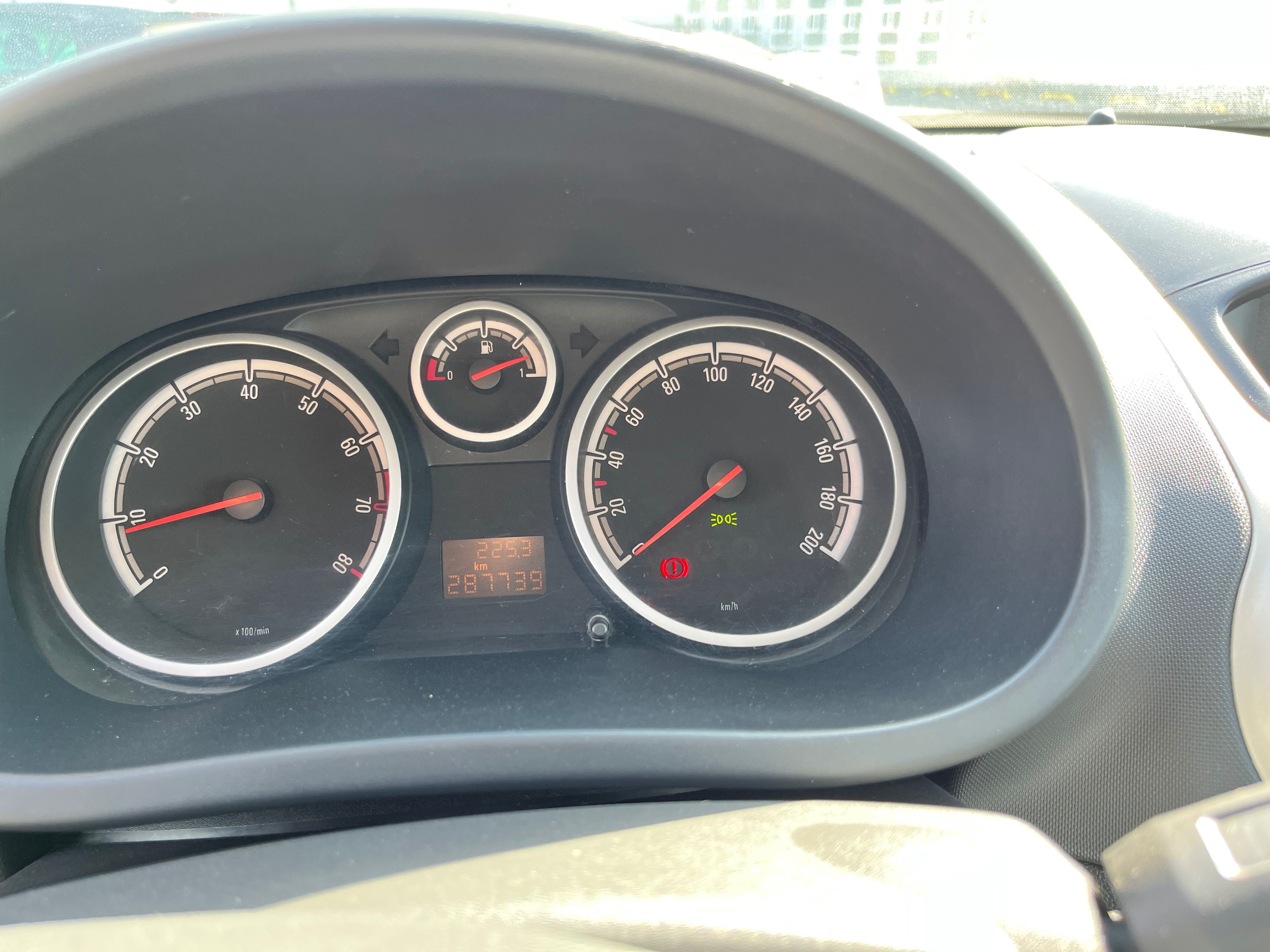 Автомобиль Opel Corsa