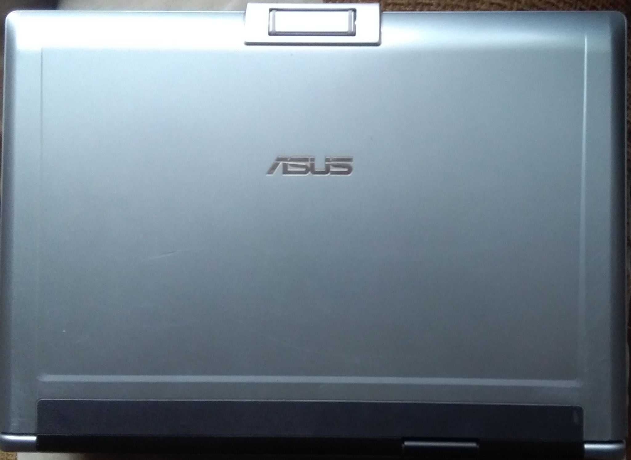 Laptop Asus F5R  dobry stan