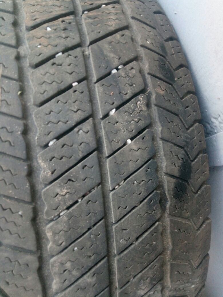 Колеса шини зимові 225/65 R16