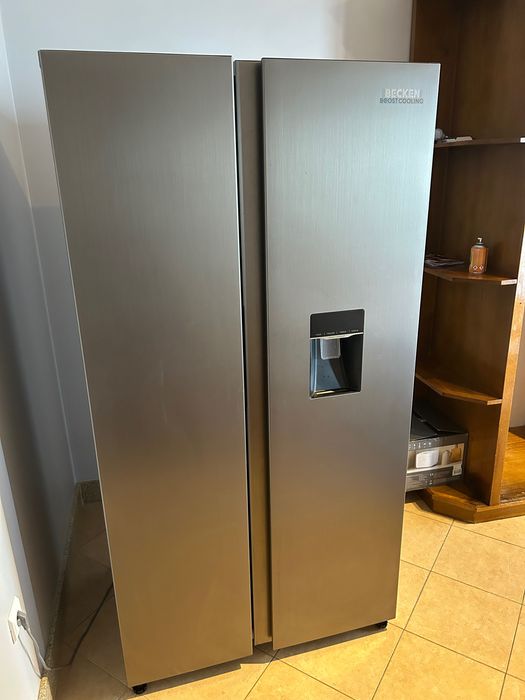 Geladeira nova usei 4 meses apenas tenho a fatura tudo a funcionar