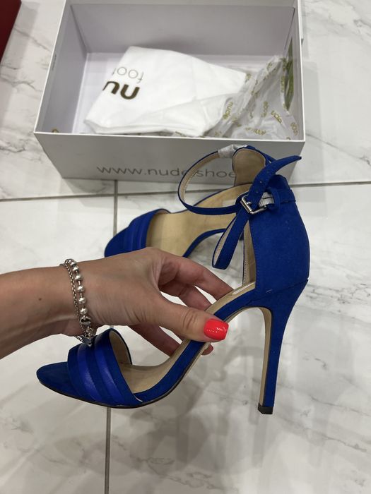 Нові шкіряні замшеві nude