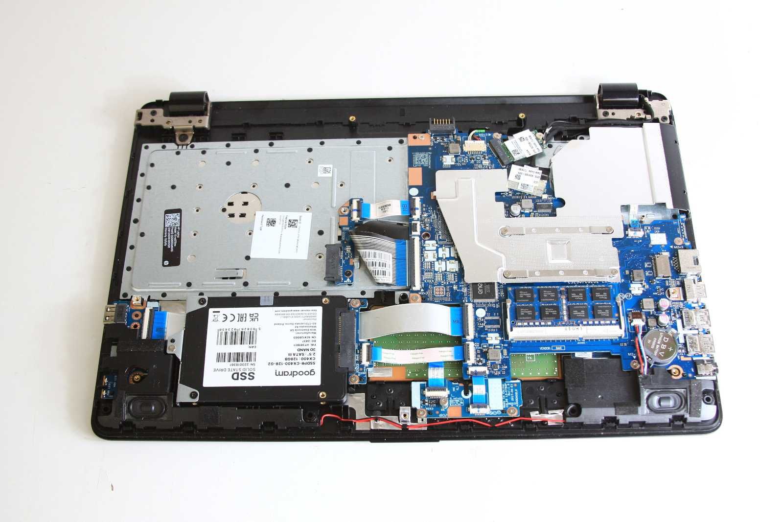 Laptop biznesowy HP 15,6, 8GB RAM , 128GB SSD, WIN 11 HOME, futerał
