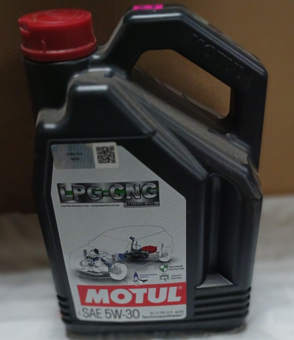 Синтетична моторна олива Motul 5W-30 LPG-CNG