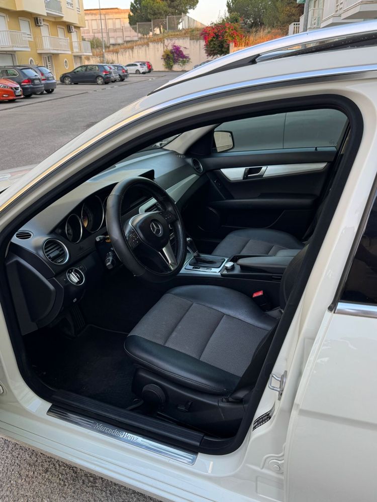 Mercedes 220 ano 2011