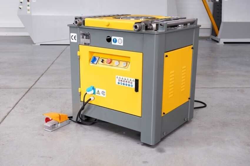 Giętarka PRO-42M do prętów zbrojenia płaskowników strzemion